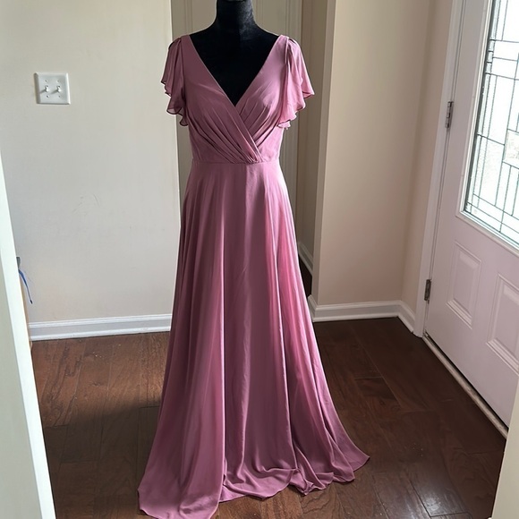 David’s Bridal A-Line Gown Surplice V-Neck Ruffle Sleeve Chiffon Pastel Purple - Picture 5 of 16